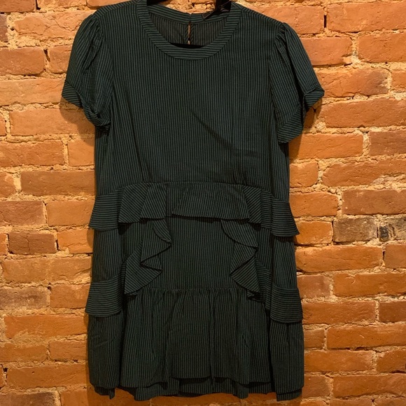 NWT BCBG ‘Inez’ dress in Elm green - Picture 2 of 4